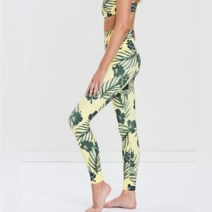 BEYOND YOGA OLYMPUS FLORAL SUNRISE HIGH WAISTED LEGGINGS SIZE MEDIUM